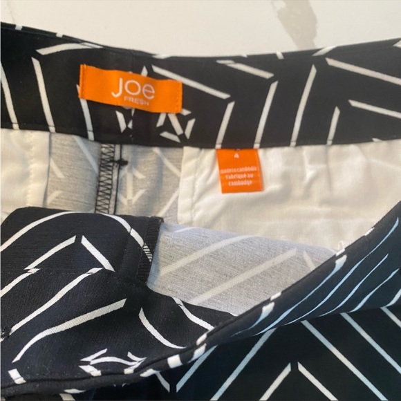 Black And White Geometric Print Shorts Sz4 - Picture 6 of 6